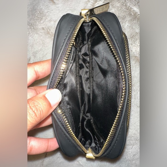 Versace Parfums Black and Gold Pouch Vanity Bag Gold Medusa Front Logo - Picture 7 of 16